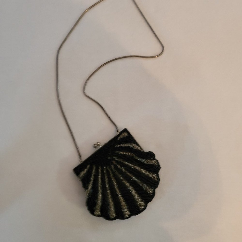 Walborg Bag - Black and Silver Clamshell